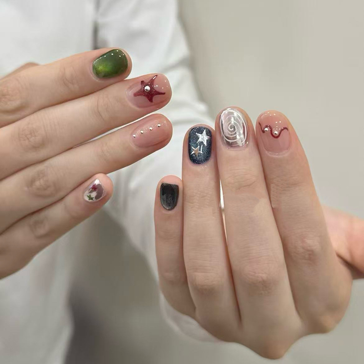 10 قطعة عين القط بريق قصير مرب - مراجعة Nail Art Y2K وسعره