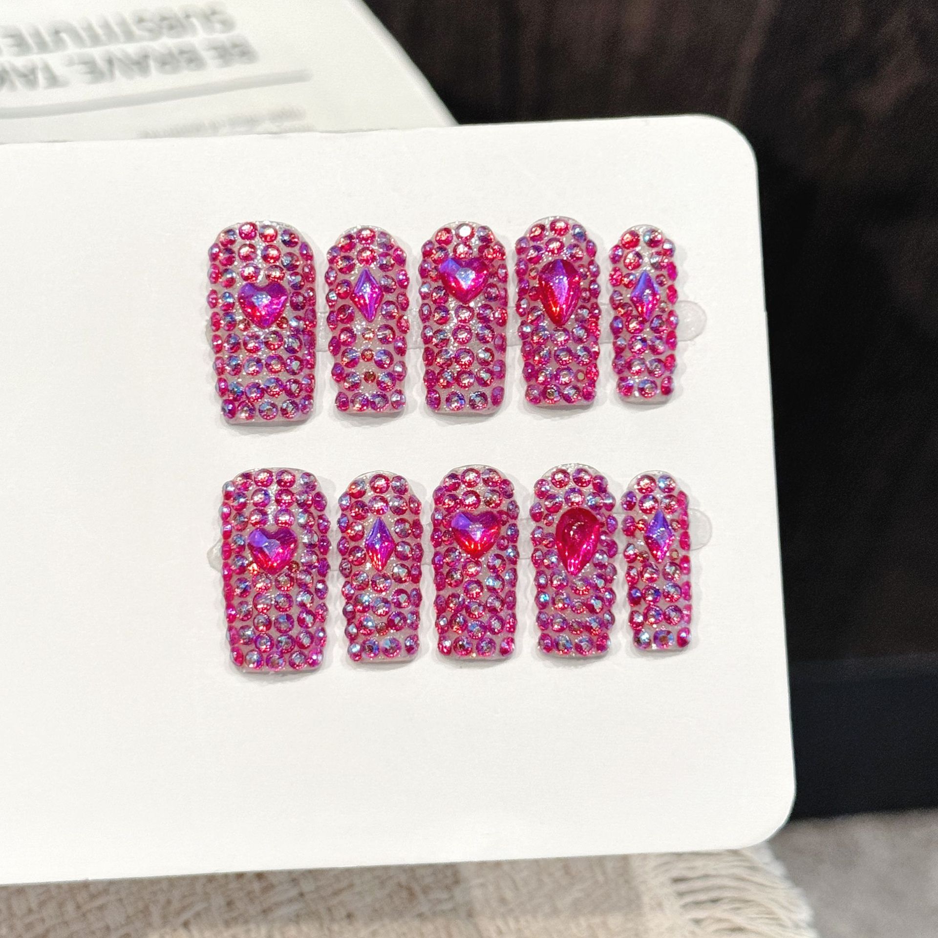 10 قطع من الأظافر الاصطناعية ا - مراجعة Nail Art Fake وسعره