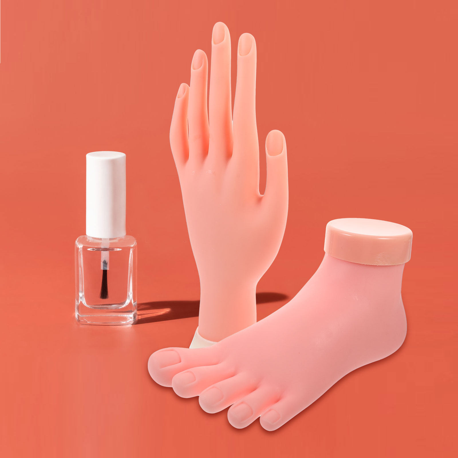 قطعتان من أداة تدريب الأظافر ا - مراجعة Nail Art Fake وسعره