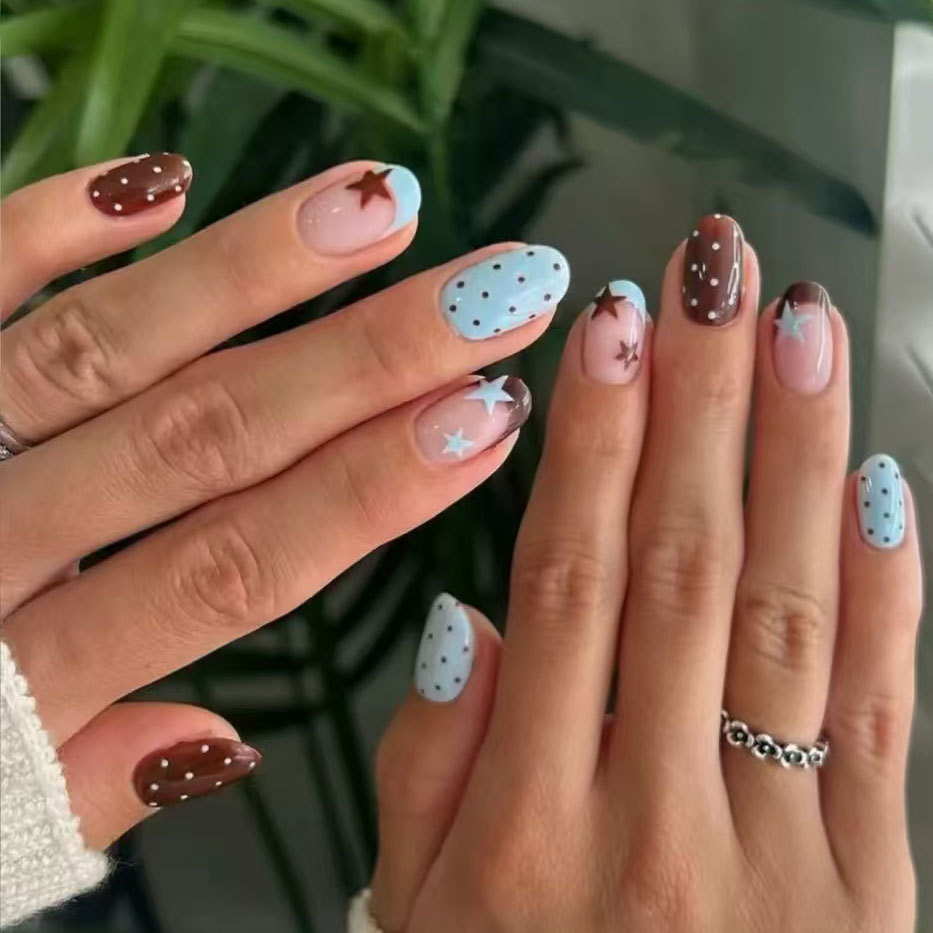 24 قطعة من الأظافر الاصطناعية  - مراجعة Nail Art Fake وسعره